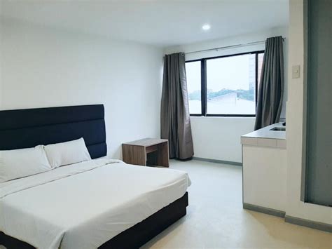The 10 best hotels close to US Embassy in Manila, Philippines.